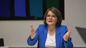 Selbst wenn es drauf ankommt, bleibt Kathrin Schweizer unsichtbar