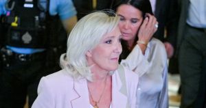 Marine Le Pen: Dreiste Straftäterin im Wahlkampf