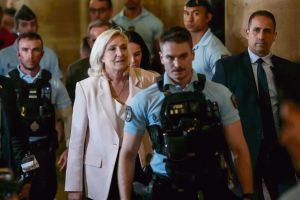 Présidentielle 2027 : Marine Le Pen reconnue deux fois coupable, mais quand même campagne