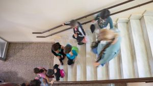 España perderá 1,3 millones de alumnos potenciales: el futuro no será gastar menos, sino gastar mejor