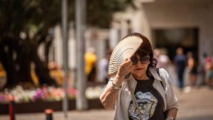 La ola de calor deja al menos cuatro récords absolutos de temperatura en Catalunya y máximas de 43,7 grados