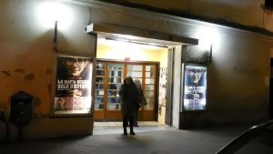 Case di lusso nell’ex cinema. Partiti i lavori per otto appartamenti. Mondo dell’arte in rivolta