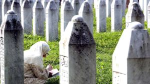 Marš mira krenuo ka Potočarima: Počast žrtvama genocida u Srebrenici