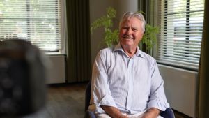 Guus Hiddink wordt bijna tachtig. ‘Ik voel me snel ergens thuis, ook in Rusland of Korea’