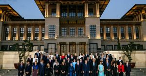 Čelnici NATO-a snimili obiteljsku fotografiju: Pogledajte gdje su smjestili Milanovića