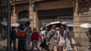 Catalunya vive la noche más cálida de su historia con mínimas de 32 grados en el Empordà
