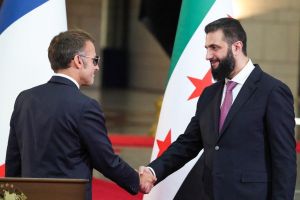 Pluraliste et unie ? Les dures illusions d’Emmanuel Macron sur la nouvelle Syrie