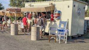 Livorno, è battaglia sugli aperitivi: multe da mille euro ai “baretti” sul lungomare – Il motivo e cosa è successo