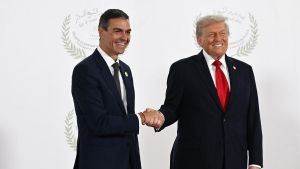 El Gobierno minimiza la amenaza de Trump de cortar relaciones comerciales con España y se escuda en la UE