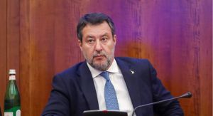 Lega, Salvini torna a rivendicare il Viminale