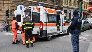 Violenza del marito sul sanitario che stava soccorrendo la moglie: condannato per direttissima