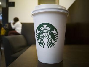 Starbucks Stock Edges Lower as Coffee Chain Advances Turnaround With New Store Plans and Loyalty Updates