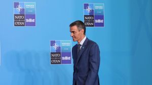 Sánchez acusa a Feijóo de “estigmatizar” a los trabajadores enfermos y califica los acuerdos entre PP y Vox de “recortes en derechos”