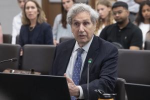 Self pay raises are an insult to good government