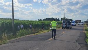 Perde il controllo e finisce fuori strada: scooterista morto sul colpo a Precenicco