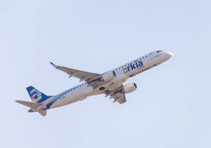 Arkia employees vow to fight potential Haredi buyout that would halt Shabbat flights