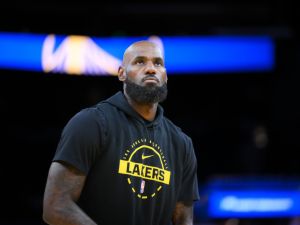The Warriors are repeating a brutal history in their LeBron James pursuit