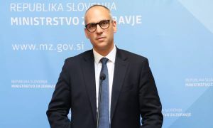 Le peščica poslancev bi opravljala dodatno delo, polovica SDS-ovih še ni poročala o premoženju