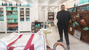 Botega Cipriani a Venezia riapre con il vigilante anti borseggiatori