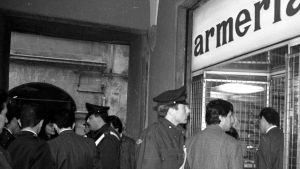 Armeria di via Volturno, nuova pista: 