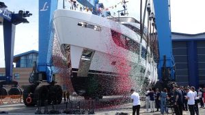 Il maxi yacht “Grande 44 metri”, varato il nuovo gioiello di Azimut: già vendute sette unità