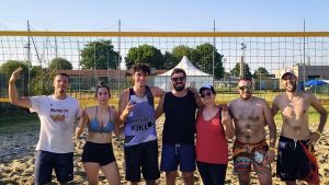 L’evento a Bomporto. Il ’Darsena Beach’ di Uisp. In settanta battono il caldo