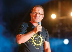 « Il pourrait ne pas y avoir de nouveau Solidays » : la survie de Solidarité Sida menacée, son fondateur appelle aux dons