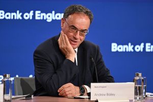 Hedge Fund Gilt Risks Are Best Managed in Markets