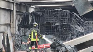 Incendio di Concordia: un milione di danni al capannone della Fb Trasporti