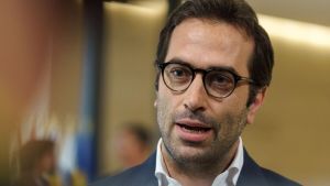 Europa pierde 70 millones al día por financiarse dividida: artículo de Carlos Cuerpo