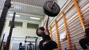 La llanerense Inés Conde tiene 15 años recién cumplidos y levanta 74 kilos en arrancada y 91 en dos tiempos