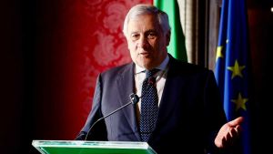 L'Italia espelle due spie russe. Tajani: 