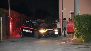 Simone travolto e ucciso in giardino, la nonna indagata. Lo choc dopo l’incidente: «L’ho ucciso io»