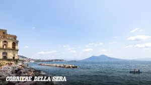 Napoli, cadavere di un uomo tra gli scogli del Lungomare