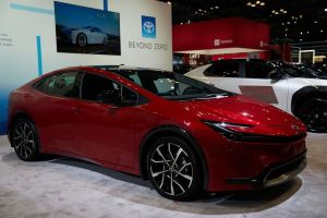 American Drivers Are Going to Develop a Hybrid Habit
