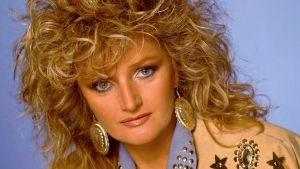 Addio a Bonnie Tyler, voce di ‘Total Eclipse of the Heart’? Il botto negli anni ‘80, ma dallo streaming solo briciole