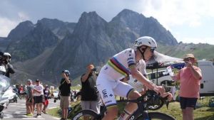 Pogacar despedaza el Tour en el Tourmalet