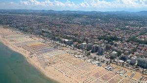 Estate al mare, Rimini prima in Italia. Emilia-Romagna amata: è nella top 20. La Regione: “Riconoscimenti che non arrivano a caso”