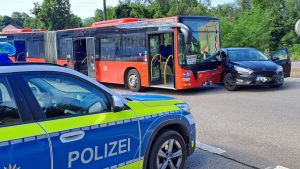 Zweimal kracht es in Kreisverkehren: Mehrere Verletzte bei Unfällen im Landkreis