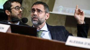 Dopo la figuraccia su Minetti, Mackinson costruisce un romanzo noir anche sul caso Ranucci