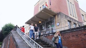 La receta contra las faltas de ortografía de un catedrático de Lingüística: dejar las pantallas y leer más en papel