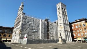 Nuova luce sul campanile, finiti i lavori di restauro. Festa per San Michele
