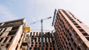 Migrantes y vivienda, claves para la economía
