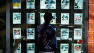 La amarga medicina de los bancos centrales para la vivienda de los jóvenes