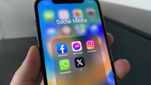 Non c'è più dibattito sui limiti d'età per i social, ma almeno si discuta il come