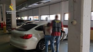 Desmantelado un grupo criminal que actuaba en aparcamientos de supermercados por toda España