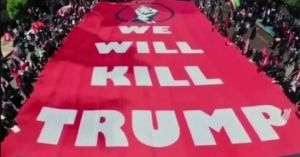 Radicalismo cresceu durante frenético funeral de Khamenei; agora melhora?