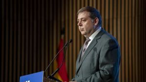 El juez Pedraz imputa en el caso Leire al expresidente de Correos y exjefe de gabinete de Sánchez
