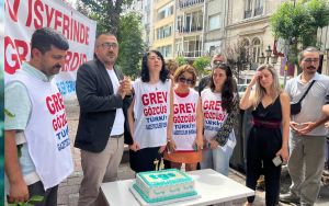 TGS, 74’üncü yaşını AFP grev çadırında kutladı: Hakkımızı alana kadar grevimiz devam edecek