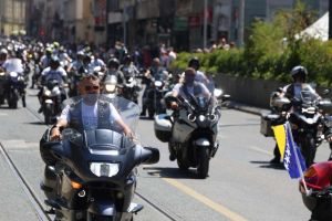Oko 2.500 učesnika 15. Moto maratona iz Sarajeva krenulo prema Srebrenici